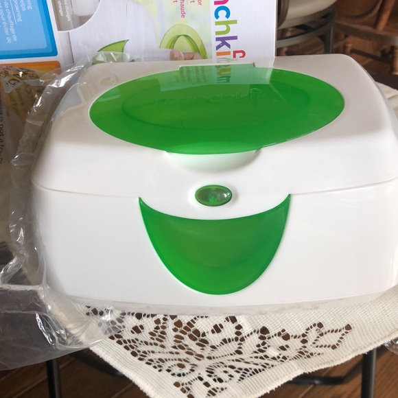Munchkin wipe warmer w/ nightlight $25!! Great price (orig $32) - Picture 7 of 8